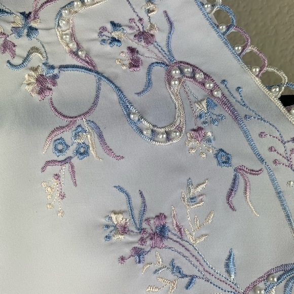 2x Blair white Tank Top with intricate blue and purple detailed collar - Picture 3 of 6